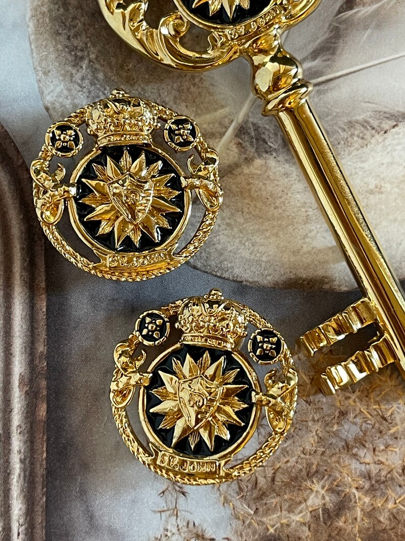 Rare St. John Signed 22k Gold plated Heraldic Royal Key Shaped Statement Brooch and Massive Clip Earrings Set image 10