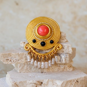 Vintage CRAFT Signed Etruscan Revival Pin