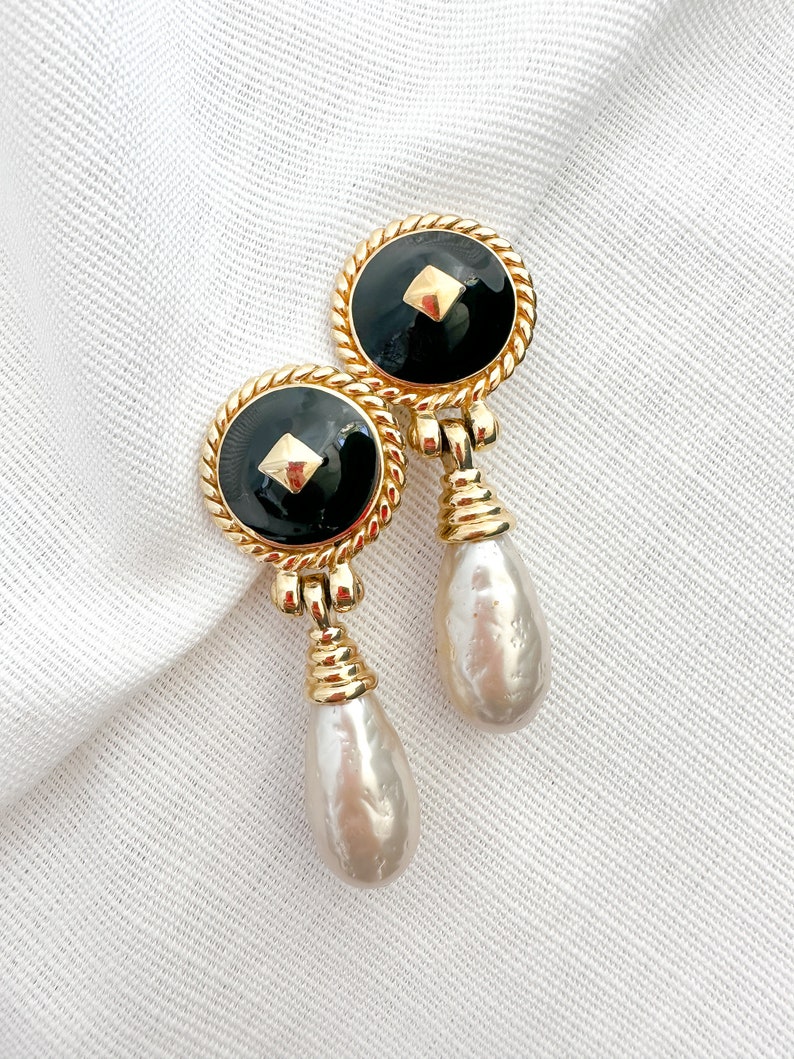 Beautiful Ciner Signed Drop & Dangle Classic Statement Chunky Clip On Earrings with Faux Baroque Pearls image 3