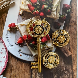 Rare St. John Signed 22k Gold plated Heraldic Royal Key Shaped Statement Brooch and Massive Clip Earrings Set image 9