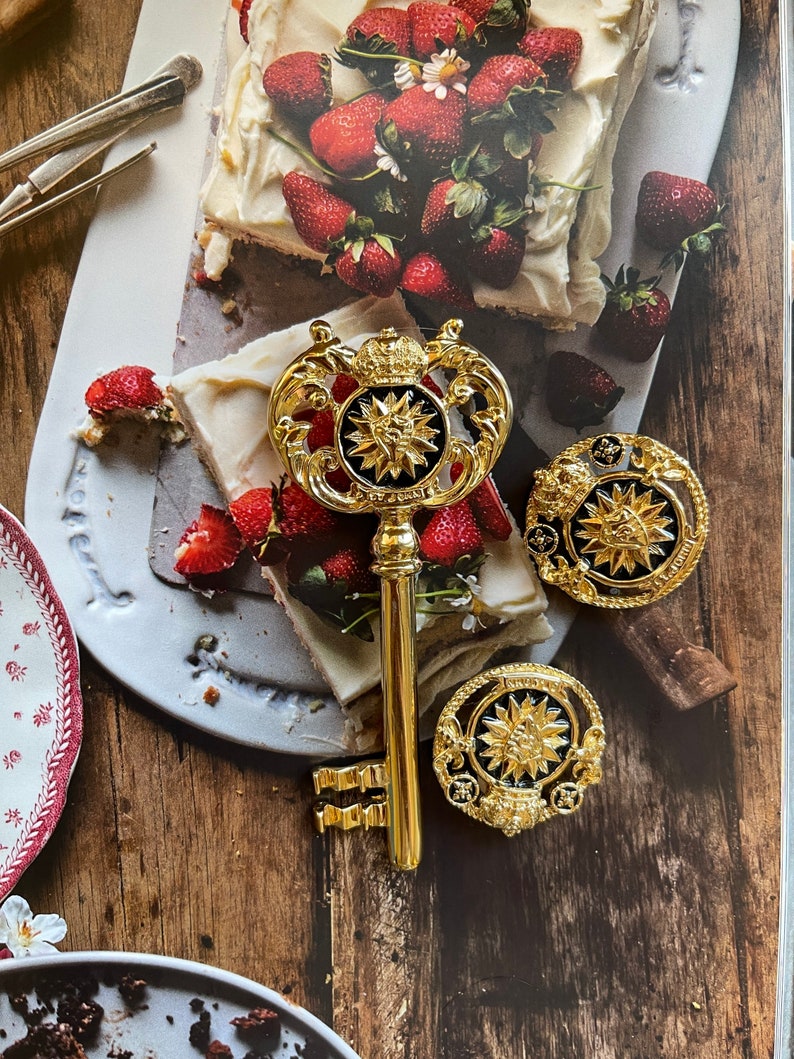 Rare St. John Signed 22k Gold plated Heraldic Royal Key Shaped Statement Brooch and Massive Clip Earrings Set image 9