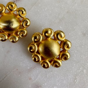 Vintage Signed Gold Tone Petite Sunburst Clip On Earrings image 9