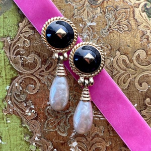 Beautiful Ciner Signed Drop & Dangle Classic Statement Chunky Clip On Earrings with Faux Baroque Pearls image 5