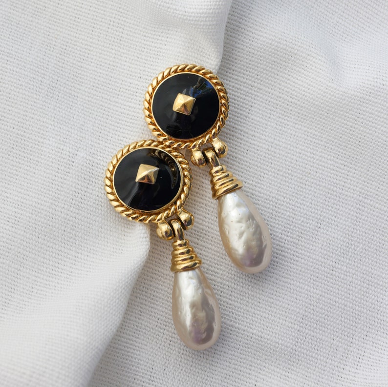 Beautiful Ciner Signed Drop & Dangle Classic Statement Chunky Clip On Earrings with Faux Baroque Pearls image 2