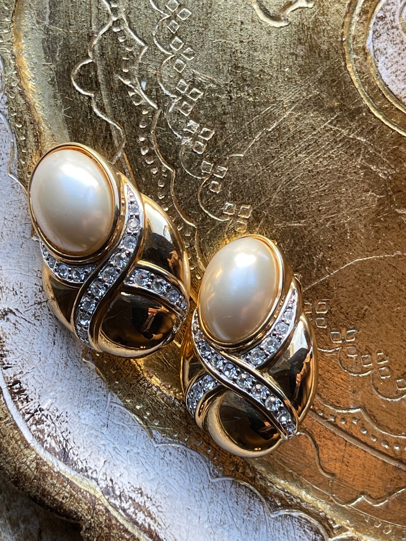 Beautiful Vintage 1980's Large Gold Classic Statement Clip On Earrings With Faux Baroque Pearls image 5