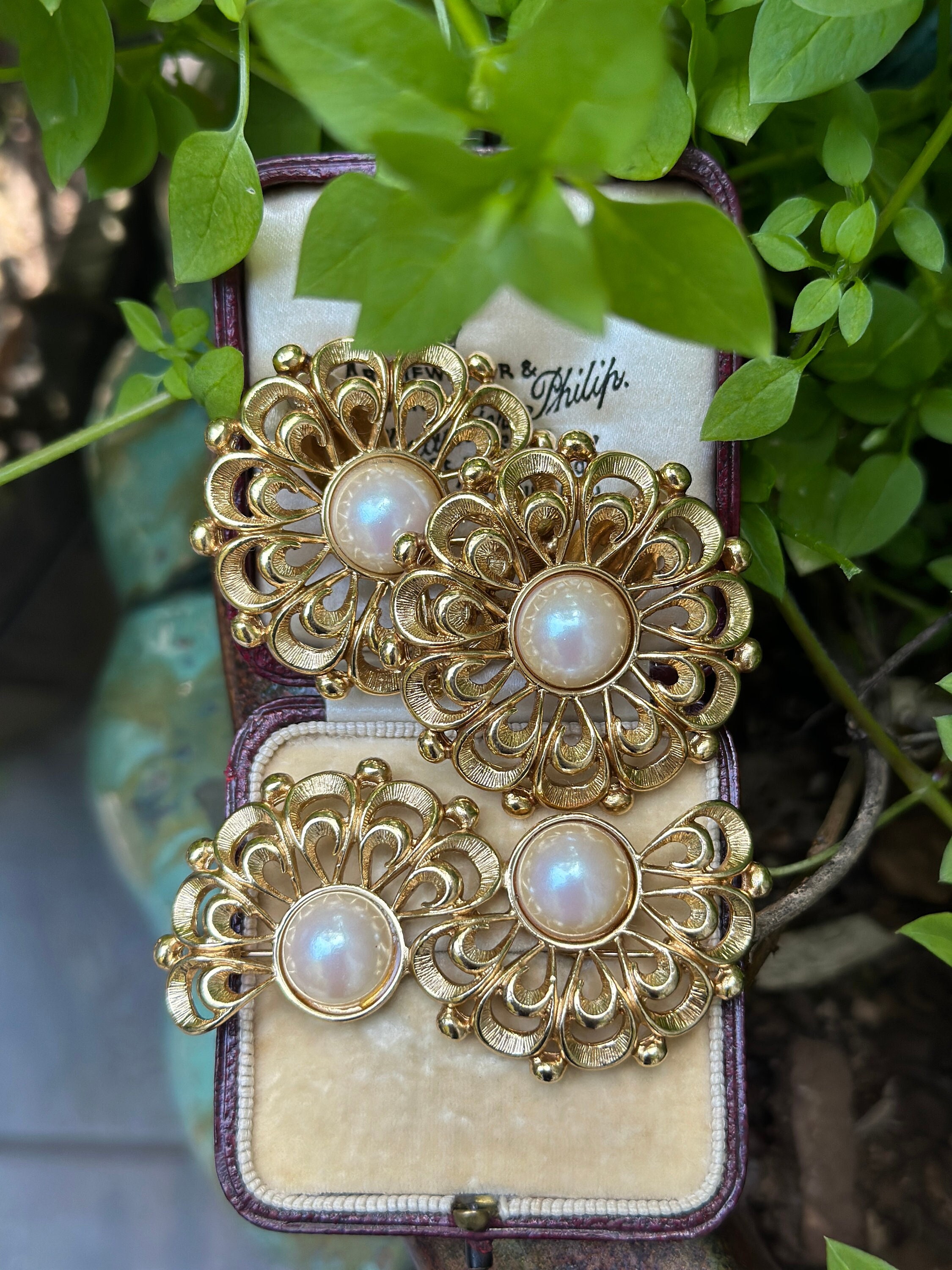 Richelieu costume hotsell jewelry
