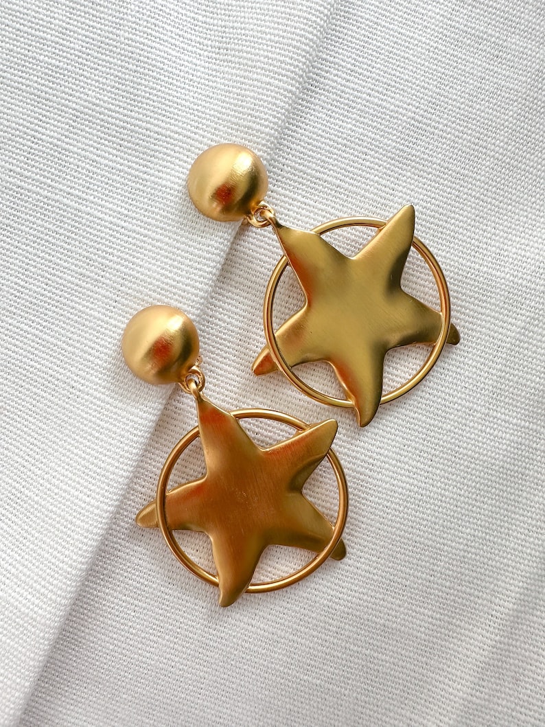 Stunning Anne Klein Couture Star Shaped Matte Gold Tone Brushed Drop Dangle Clip On Earrings image 3