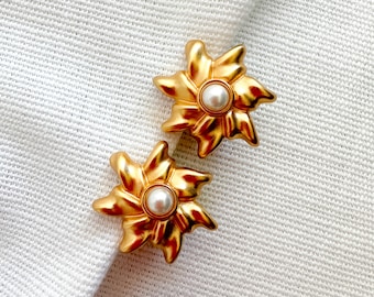 Vintage Anne Klein Tiny Sunburst Shaped Clip On Earrings