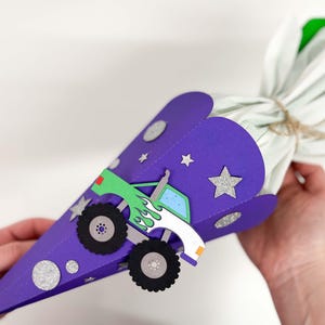 Mini cône d'école Monster Truck comme ensemble de bricolage