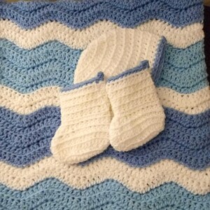 Crocheted Rippled Waves Baby Blanket Set
