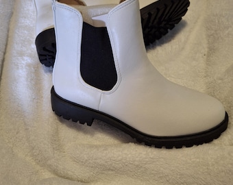 Botas de cuero blancas nuevas sin usar