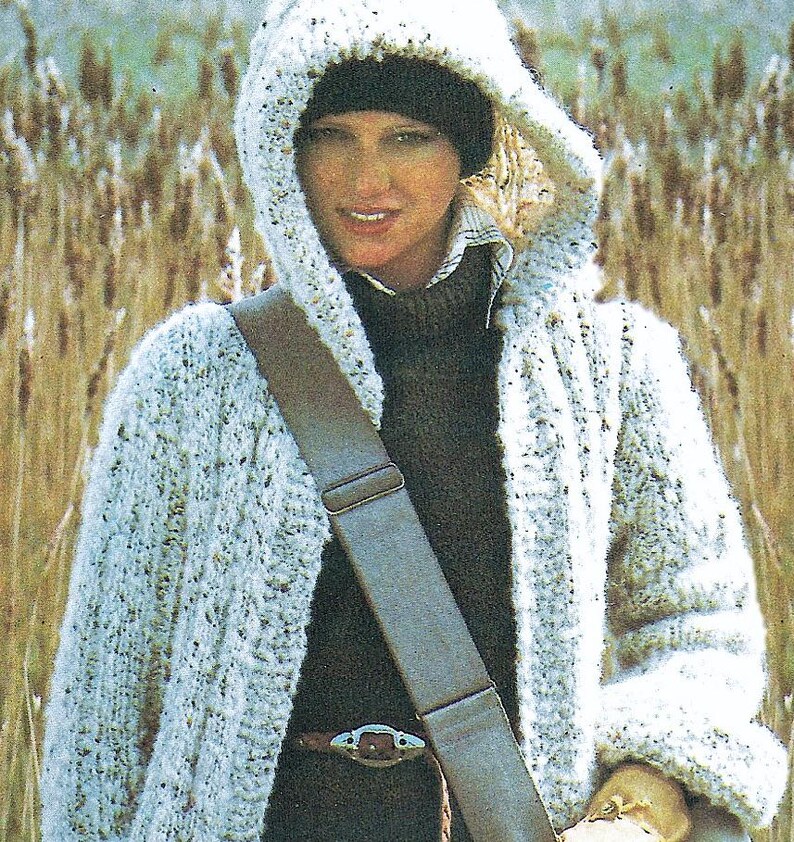 Wzór na robienie na drutach damskiego długiego płaszcza z kapturem w stylu vintage / Wzór na robienie na drutach damskiego długiego płaszcza zdjęcie 2