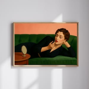 口紅を塗ったソファーの女性 – リアルなグラムポートレートプリント – シックな化粧台の壁アート – モダンなデジタルペインティング – 寝室または浴室
