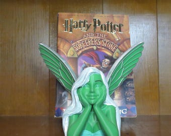 3D Printed Fairy Book Display: Fantasy Bookshelf Decor