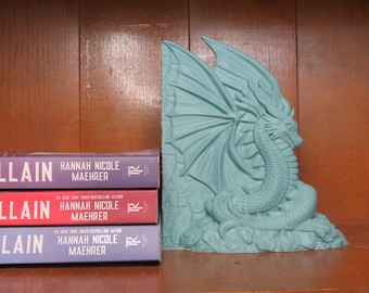 3D Printed Dragon Bookends: Fantasy Book Shelf Decor