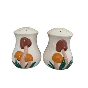 Vintage Merry Mushroom Style Ceramic Salt And Pepper Shakers