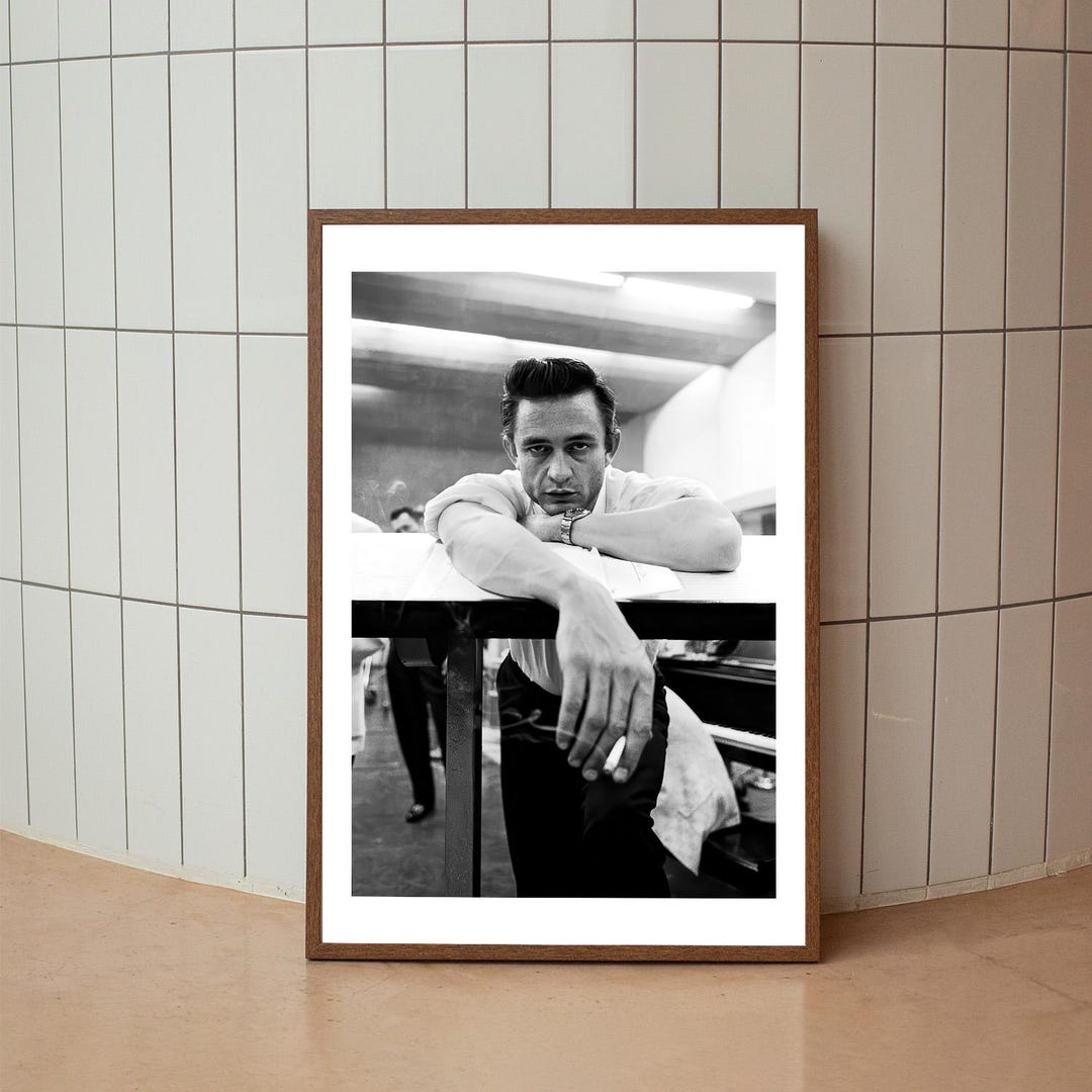 Johnny Cash Vintage Photography Print: Iconic Musician Wall Art - Etsy