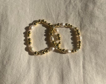 Gold bead crystal bracelet|Pearl charm bracelet|gold summer jewelry|gold bead bracelet set|everyday jewelry stack| Beach bracelet stack