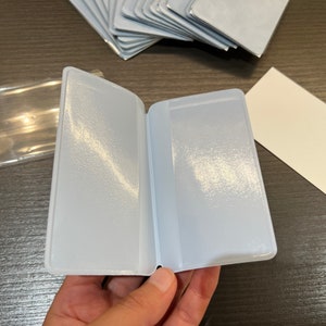 Mini billetera de terciopelo azul claro, tarjetero reutilizable, tarjetero, funda para pastillas anticonceptivas, llavero con cierre a presión, regalo para H