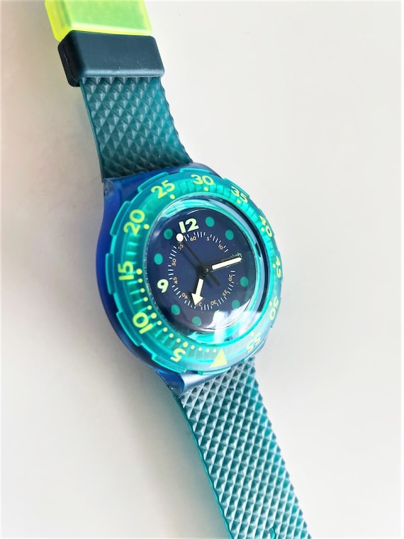 2000) Swatch SHM102 Scuba 200 Snowpass 