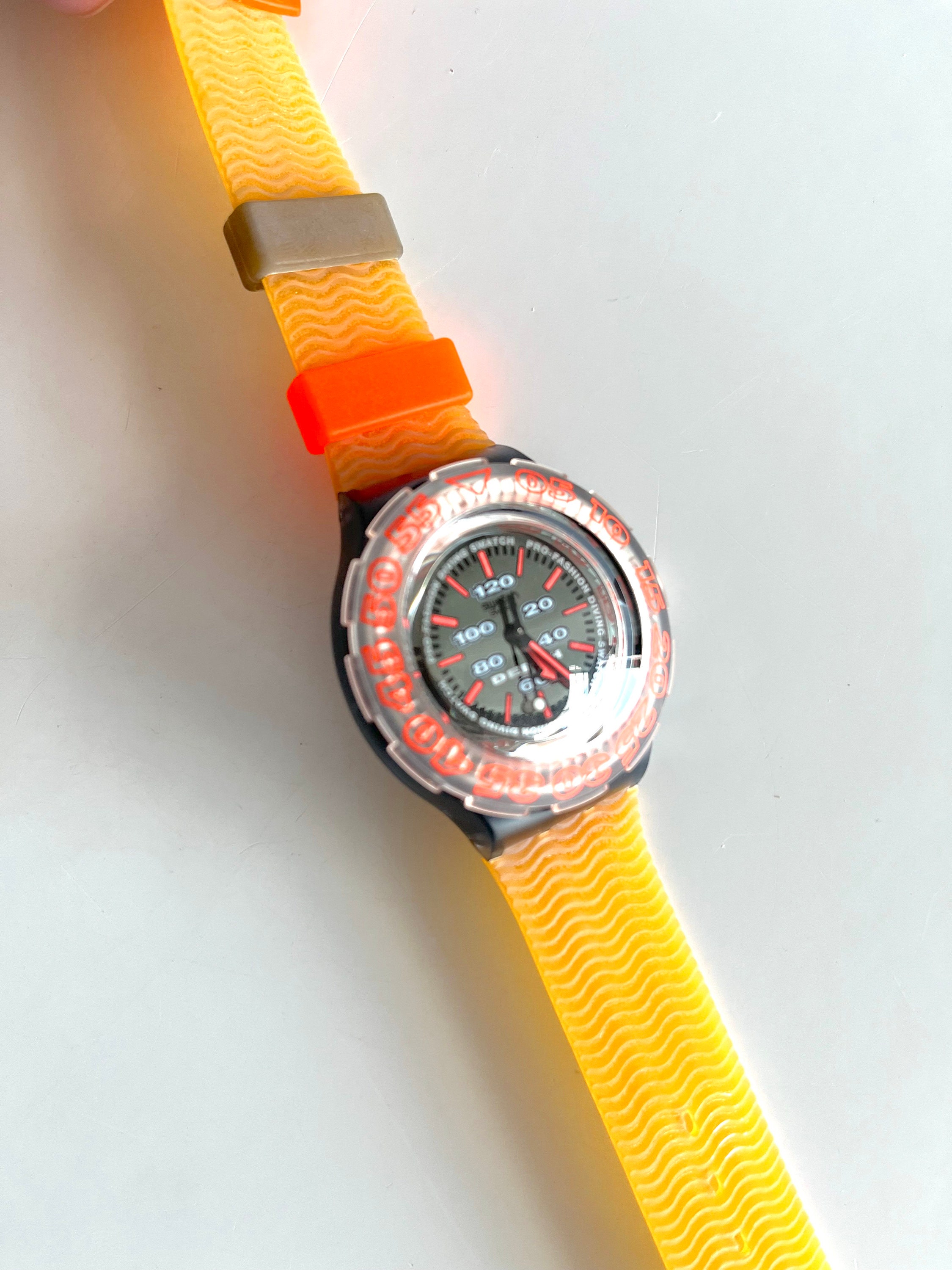 ヴィンテージ 1994 Swatch Scuba 200 MORGAN SDM102 - 未使用のミント 