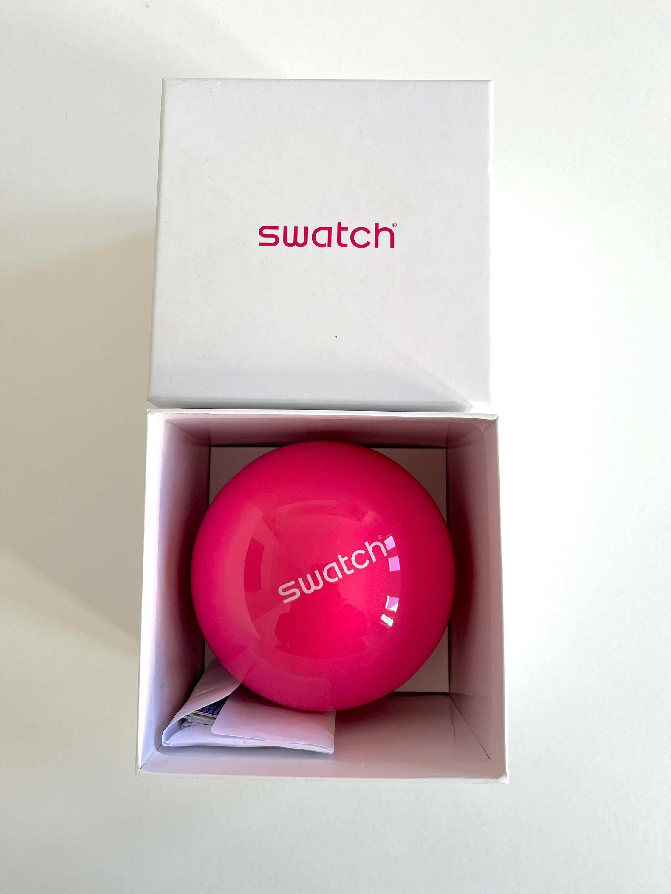 Swatch Originals Valentines Day Ltd Edition A La Folie Watch NIB Swatch Helps Lovers Looking For A Playful Valentine main image 3