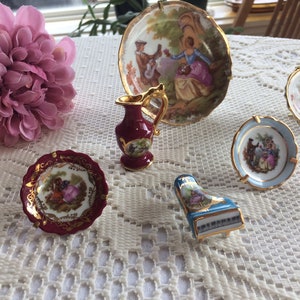 Limoges Francia Platos en miniatura Piano y jarrón, pareja de cortejo estilo Fragonard vintage, decoración romántica, piezas vendidas individualmente