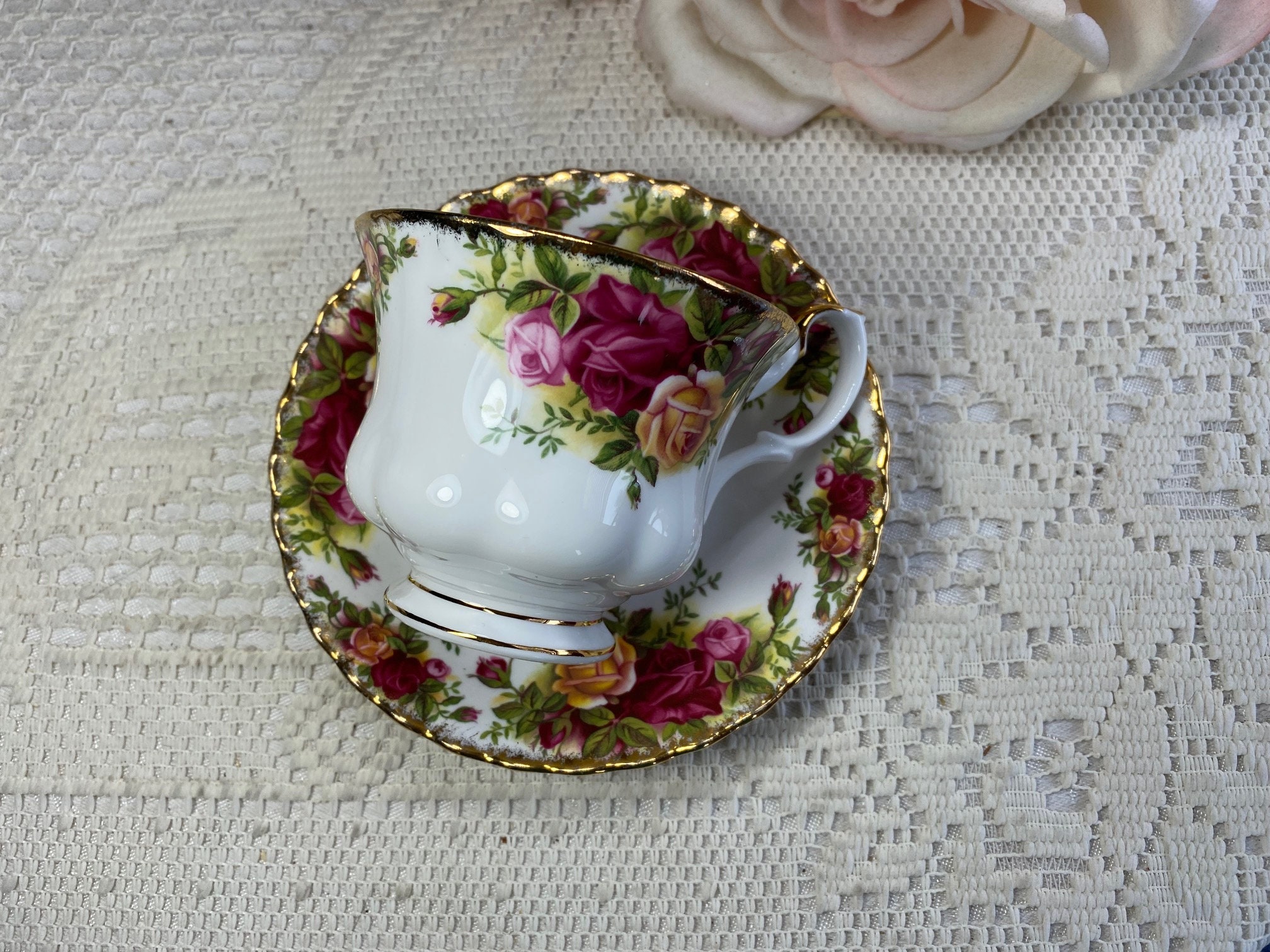 Royal Albert Old COUNTRY ROSES Teacup and Saucer, Vintage 1960s Red Yellow Pink Roses Tea Set