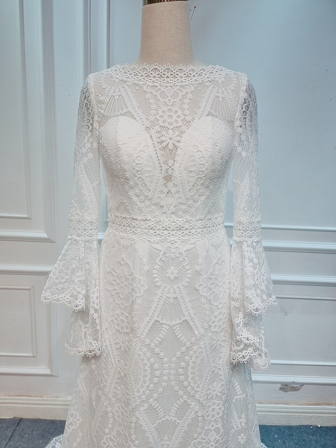 Simple Rustic Boho Wedding Dress. Vintage Boho Wedding Dress With Open ...