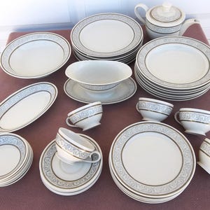 Tirschenreuth Bavarian Porcelain, VERY RARE Vintage 39 Piece Set, Place Settings Plus 5 Serving Pieces, Excellent Condition
