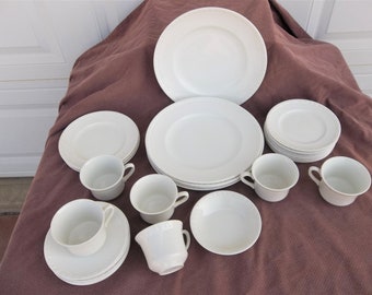 Wedgwood, Hedge Rose, Vintage 29 Piece Set, England