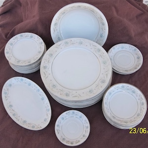 Vintage Fine China Japan English Garden 31-Piece Set