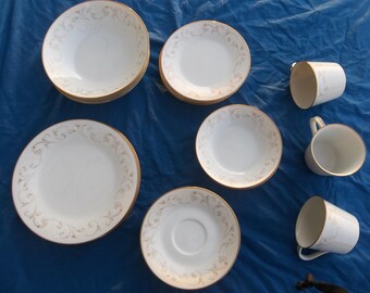 Vintage Noritake Bone China Dinnerware Set: Duetto 6610, 32-pc