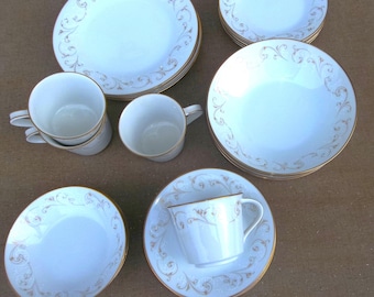 Vintage NORITAKE Duetto 6610 Gold Trim Bone White China 5 1/2 Inch