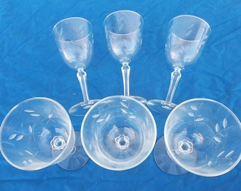 Vintage Etched Wine Glass Set: 6-Piece Leaf Design