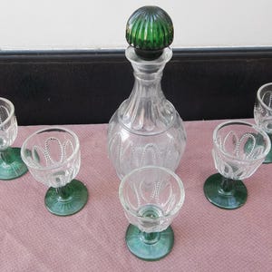 Avon Bar Set, Emerald Accent Collection, 1 Decanter with 5 Cordial Glasses, Excellent condition