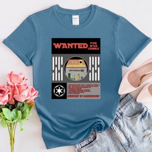 Camiseta com pôster de procurado por Droid Assassino CHOPPER / Procurado por crimes de guerra contra o Império da Galáxia / Droid C1-10P / Copiloto de Hera Syndulla