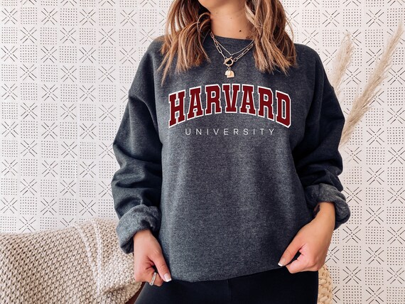 harvard uni sweatshirt