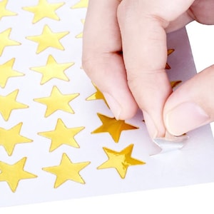 Foil Gold Star Stickers, 2 Inch Glitter Metallic Stars Self Adhesive Labels  - Shiny Foil Teacher Supplies - Scrapbooking Party Favors (500 Per Roll)