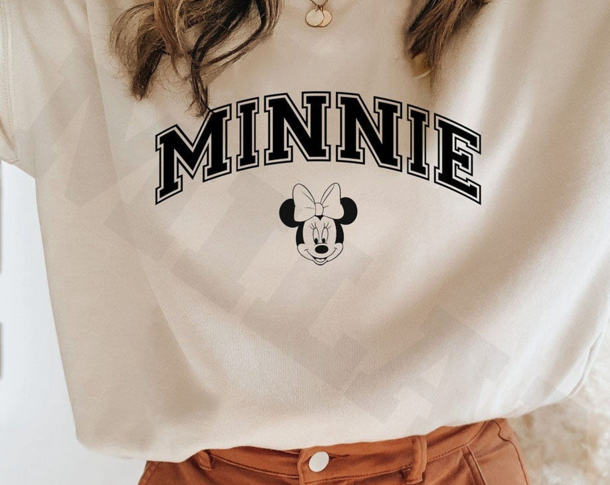 Discover Vintage Minnie Disney Crewneck Sweatshirt