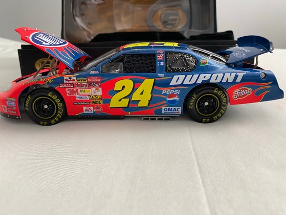 1998 Jeff Gordon Dupont Chromalusion 1/24 Action Black Window Bank Diecast 1998 Jeff Gordon Dupont Chromalusion 1/24 Action Black Window Bank Diecast
