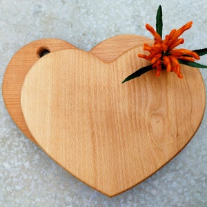 Wooden Heart Shaped Cutting Board - Romantic Heart Platter, Solid Hardwood Decorative Cutting Board for Gifts, Anniversary, Valentines Day