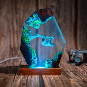 Sloth Resin Night Light: Handcrafted LED Epoxy Lamp with Wood Base
