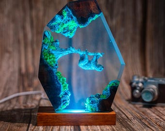 Sloth Resin Night Light: Handcrafted LED Epoxy Lamp with Wood Base