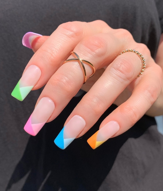 BLAKE Reusable Press on Nails Multicolor Pastel Two Tone Chevron