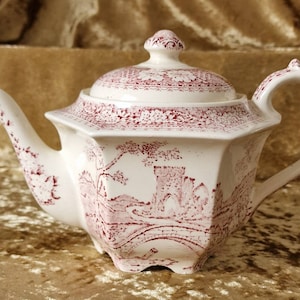 Sadler Windsor Brigadoon Red Castle Scene Hexagonformad Tekanna