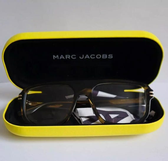 Marc Jacobs  display picture 1