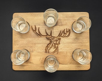 Handcrafted shot glass set with stag engraving & carved beechwood board - 6 pieces, 30ml - Includes gift packaging