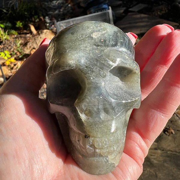 Labradorite Skull, 3x2”, gorgeous rainbow flash, new, high vibration healing, spiritual tools