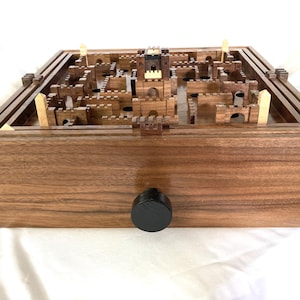 Labyrinth Game